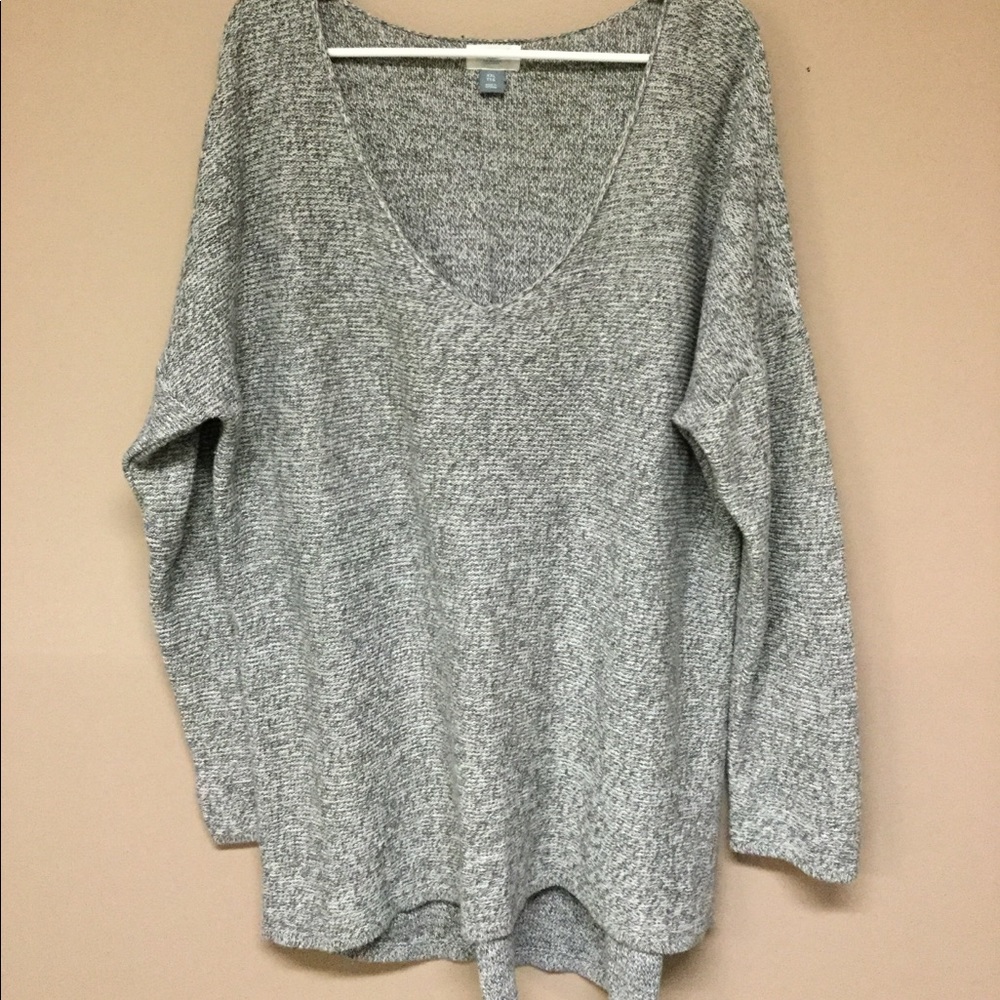 Old Navy textured v-neck tunic sweater